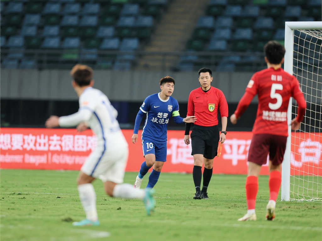 前者由于对 前者由于对